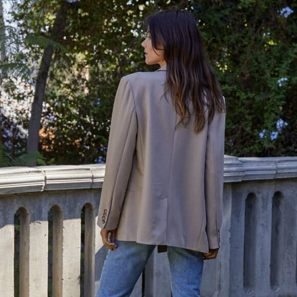 Oversized Boyfriend Blazer - Picture 3 of 5
